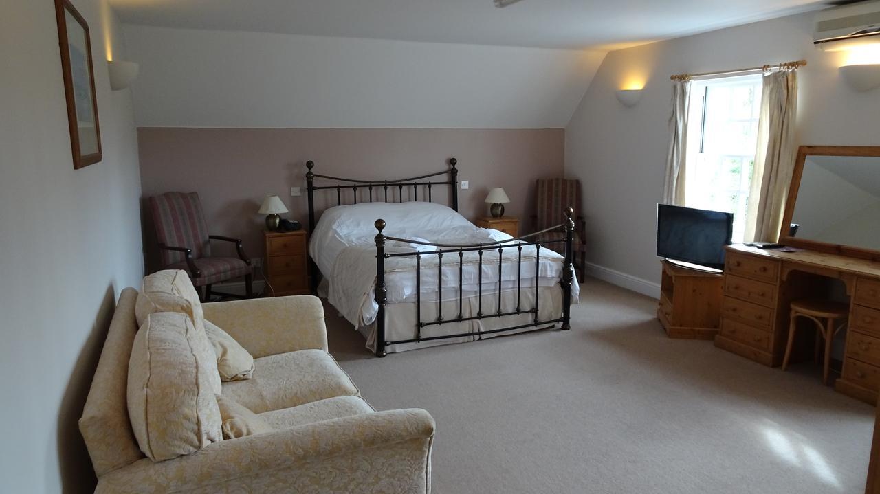 The Furze Bush Inn Newbury  Exteriör bild